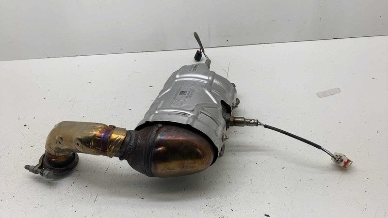 68629870AA ⭕ 2023-2025 Pacifica Exhaust & Catalytic Converter Manifold 10k miles 68629870AA