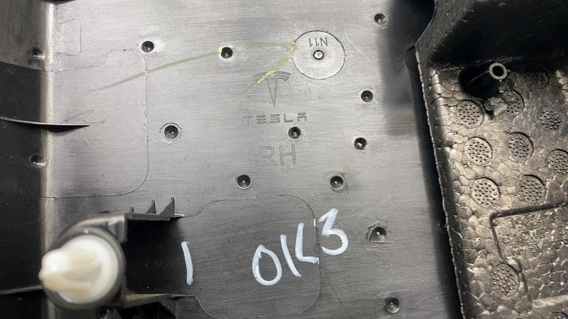 ⭕ 2024 Tesla Cybertruck Passenger Lower B-Pillar Trim Panel Right 1813