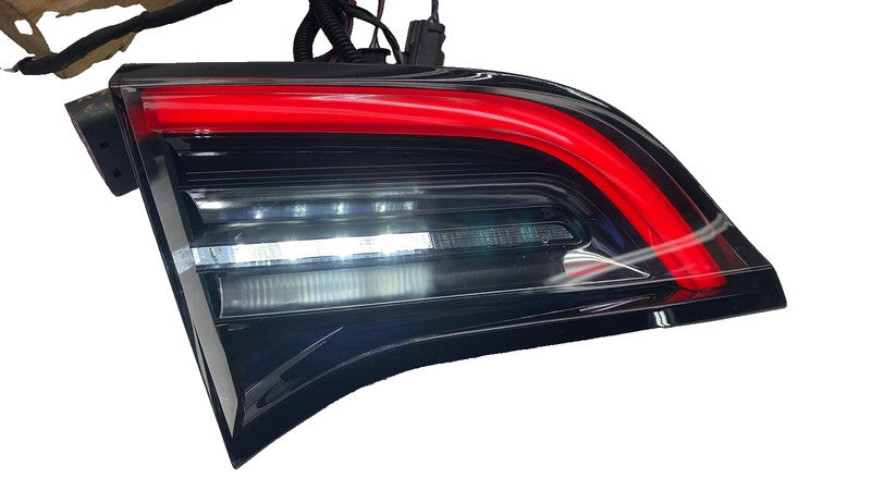 1077401 00 E ⭕ 2017-2023 Model 3 Rear Left Inner Taillight LED Tail Lamp 3-Pin 1077401-00-E