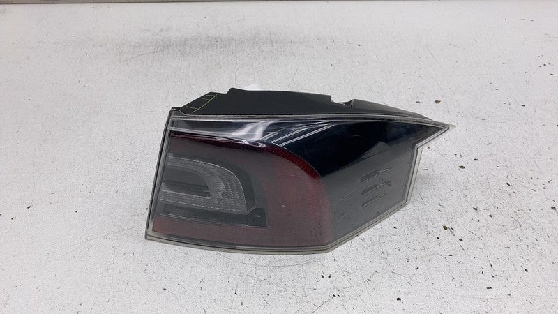 ⭕ 2012-2022 Tesla Model S Rear Taillight LED Outer Tail Lamp Right 600