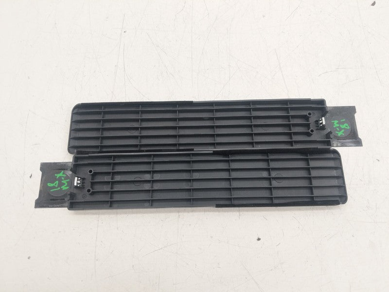 1121022 00 C ⭕16-22 Model X Left/Right 2nd Row Floor Plate Carpet Bracket Holder 1121022-00-C