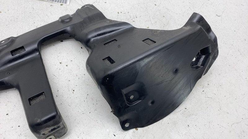 2019 BMW 530e G30 2.0L Front Driver Side Steering Gear Rack Cover Shie