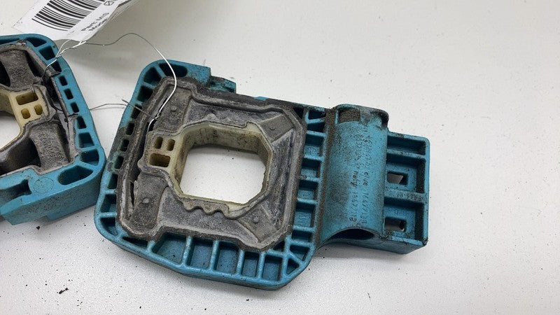 16477130 2017-2023 BMW 530e G30 PAIR Front Left & Right Radiator Mount Support Bracket