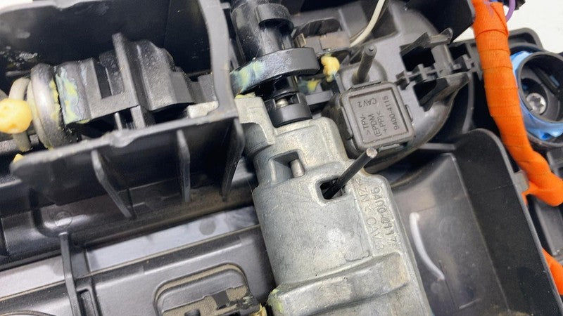 C100624700-E ⭕ 25 Rivian R1S RearLeft Exterior Door Handle Forest Green EXP006 C100624700-E