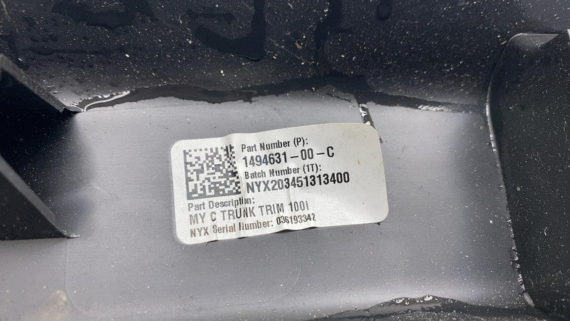 149463100C ⭕ 20-24 Model Y Rear Trunk Lock Latch Sill Molding Trim Cover Panel 1494631-00-C