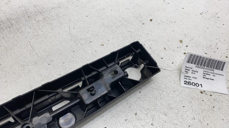 51777387345 2017-2022 BMW 530e Rear Left Skirt Rocker Molding Panel Support Mount Bracket LH