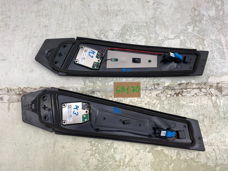 1100441 00 C ⭕17-23  Model 3 Left & Right B-Pillar Applique Molding 1100441-00-C/1100437-00-C