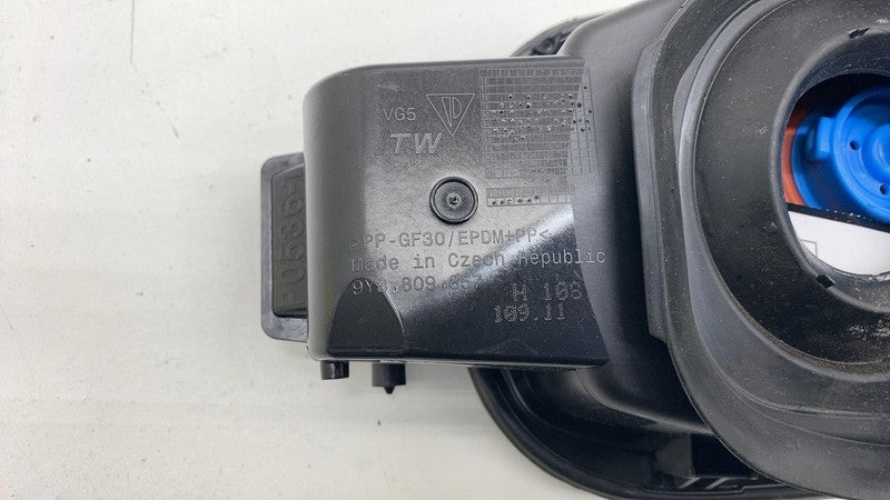 9Y0 010 001 ⭕ 2024 Porsche Cayenne Rear Fuel Tank Door Lid Filler Pocket & Gas Cap 9Y3809857