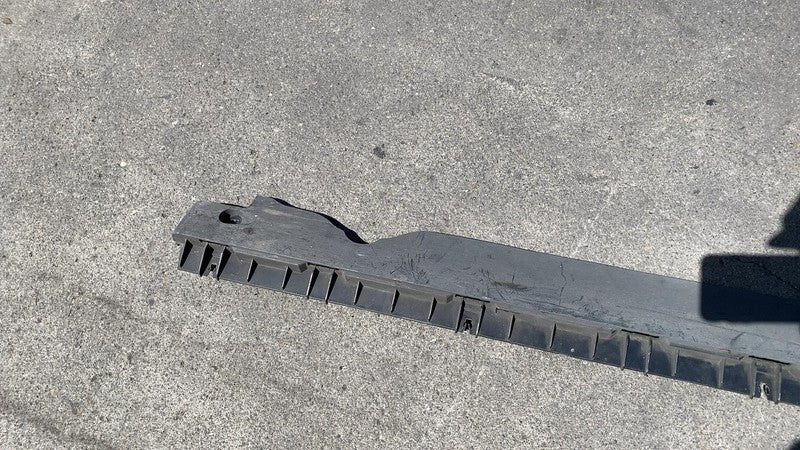 ⭕ 20-23 Model Y Right Skirt Rocker Molding Panel Carrier Bracket RH 14