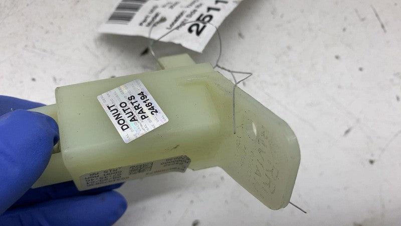 PT00755673 C ⭕ 2025 Rivian R1S Passenger Side Misc Grommet Assy Right RH 6096979 PT00755673-C