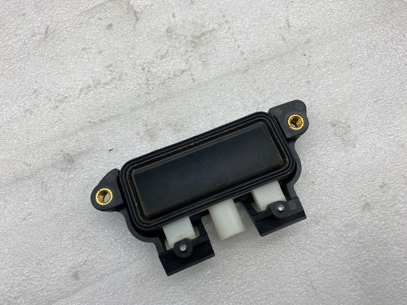 ⭕ 2012-2020 Tesla Model S Rear Trunk Liftgate Release Handle Switch w/ Bracket