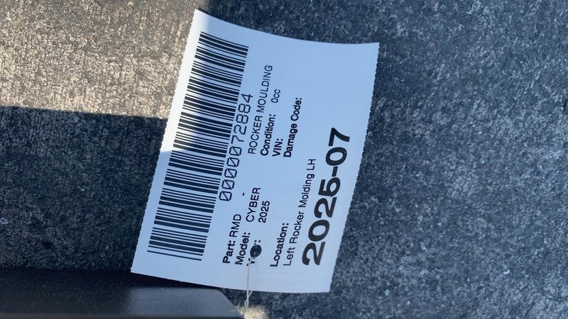 181659700C ⭕ 2024-2025 Cybertruck Left Rocker Panel Skirt Trim Molding Cover 1816597-00-C