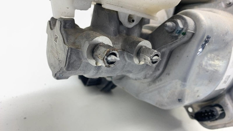118867100A 2020-2024 Tesla Model Y iBooster Power Brake Booster Master Cylinder Reservoir