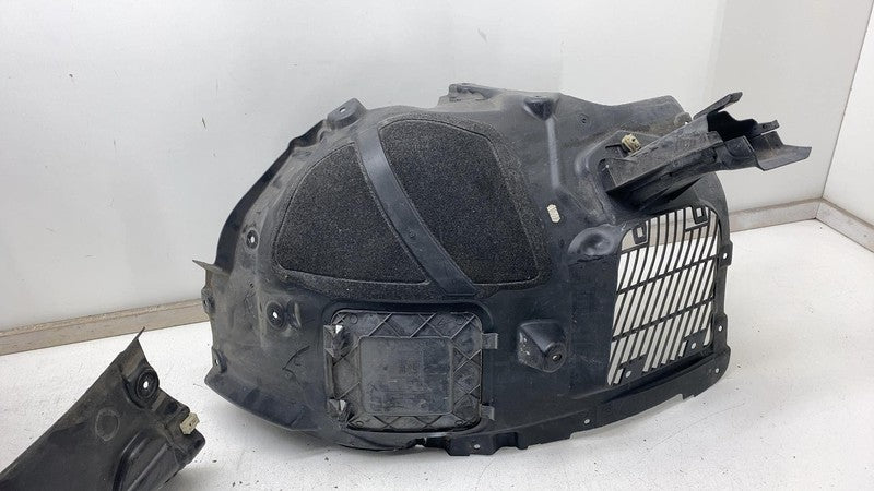 74850613 2018-2020 BMW 530E Front Passengrer Right Inner Fender Liner Splash Guard Shield