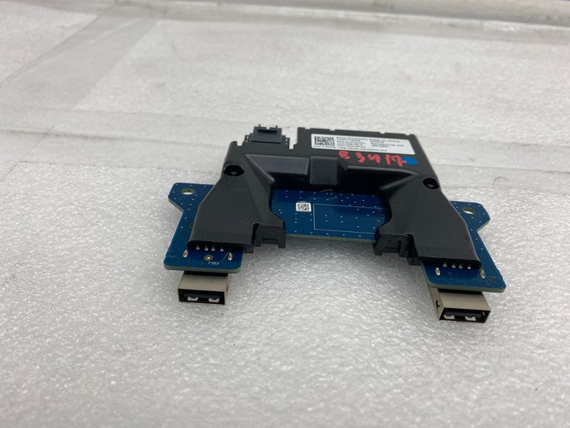 112170000C ⭕ 17-23 Tesla Model 3 Rear Generic USB/AUX Control Unit Hub Module 1121700-00-C