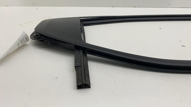 ⭕ 21-23 Polestar 2 Rear Right Door Window Weatherstrip w/ Trim Molding