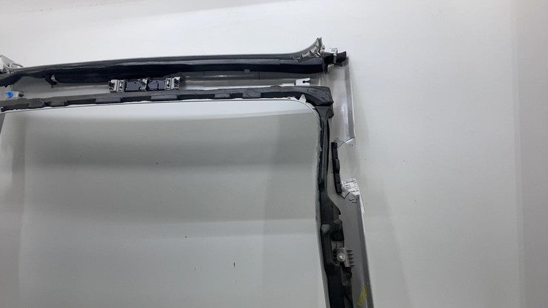 156761301A 2017-2023 Tesla Model 3 Panoramic Sunroof Ceiling Moon Roof Headliner Trim Assy