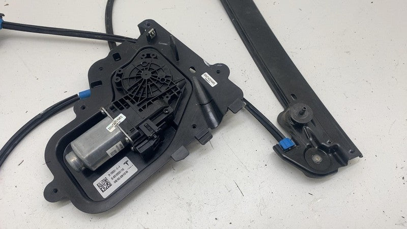 109662110F ⭕ 2017-2023 Tesla Model 3 Front Right Door Window Regulator & Motor 1096621-10-F