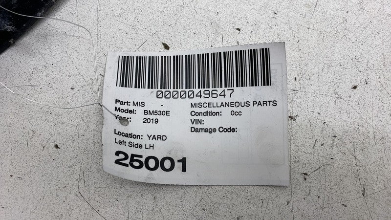 6166 7 388 733 2017-2022 BMW 530e G30 Front Passenger Windshield Cowl Water Drain Channel Right