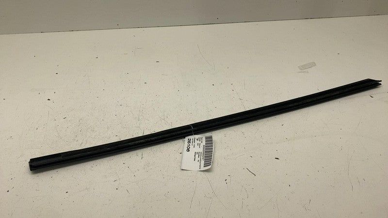 ⭕ 20-24 Model Y Rear Driver Side Door Window Outer Belt Seal Left 1495
