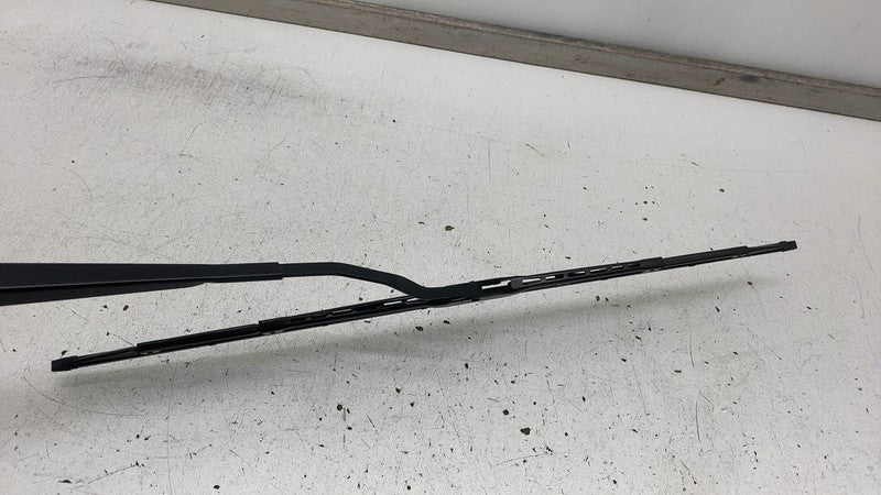 2022 2022 2024 Kia EV6 Front Passenger Side Windshield Wiper Arm & Blade Right