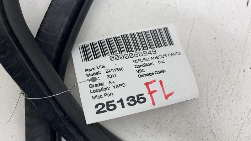 ⭕ 2017-2023 BMW 540i Front Driver Side Door Body Weatherstrip Rubber S
