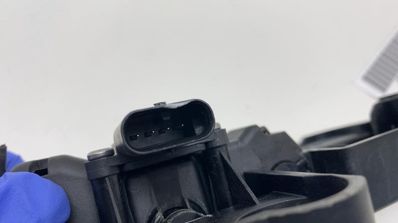 1528114-00-D 2020-2023 Tesla Model 3 Y Front or Rear Driver Left Exterior Door Handle Outside