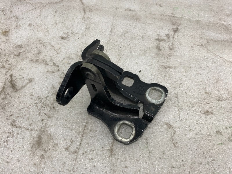 A046571 ⭕ 2017-2022 Tesla Model 3 Front Passenger Door Lower Hinge Closure Assist Right
