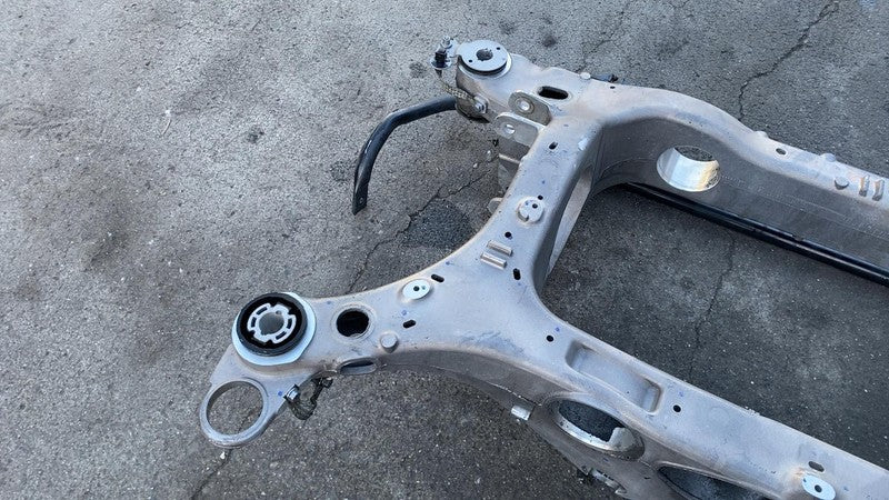 32333923 ⭕ 21-23 Polestar 2 Rear Subframe Cradle Crossmember w/ Stabilizer Bar 32333923