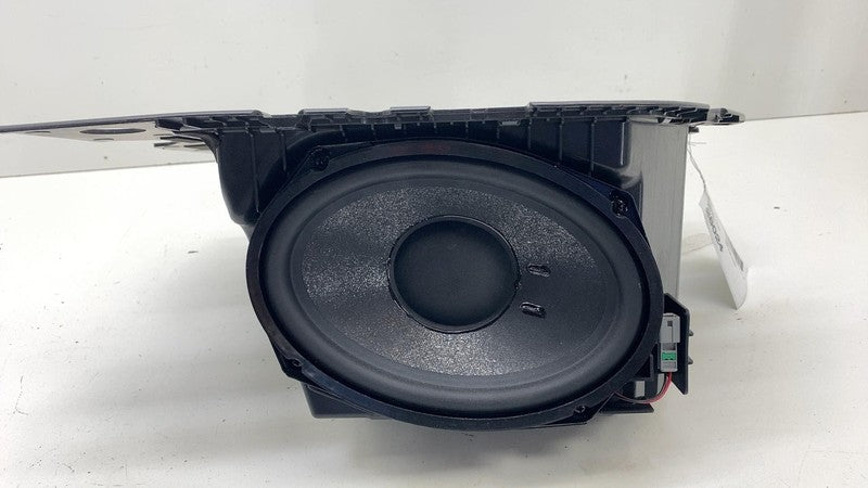 PT00029913F ⭕2022-2024 Rivian R1T Meridian Underseat Subwoofer Speaker Assembly PT00029913-F