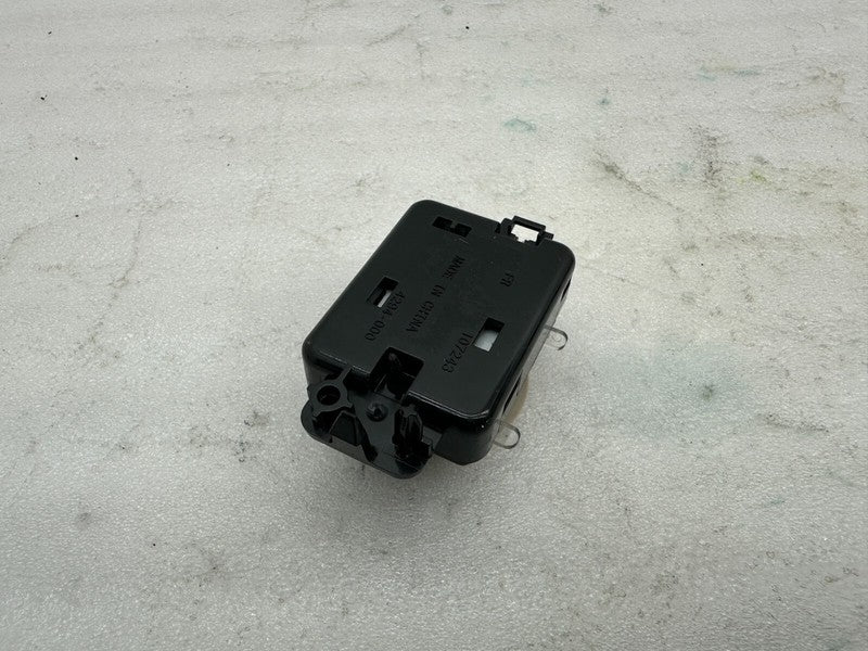 4294-000 ⭕2012-2020 Tesla Model S Interior Roof Dome Lamp Courtesy Reading Map Light Assy