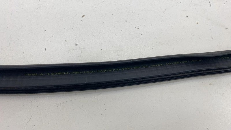 ⭕20-24 Tesla Model Y Front Right Door Body Weatherstrip Rubber Seal 14
