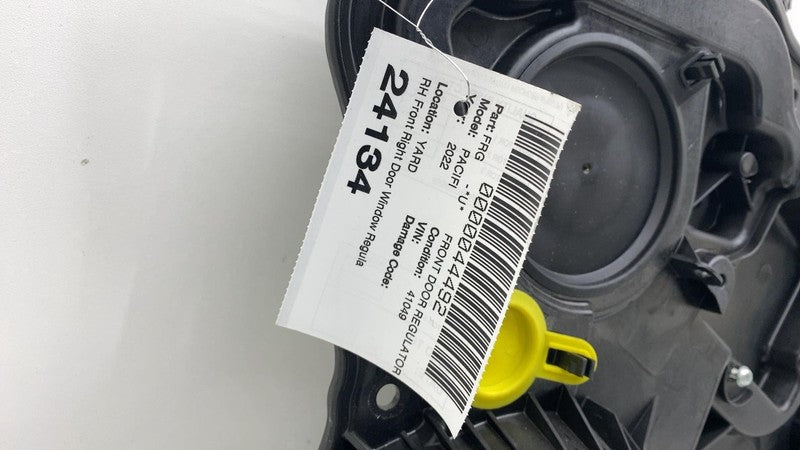 ⭕ 17-24 Chrysler Pacifica Front Passenger Door Window Regulator w/ Carrier Right