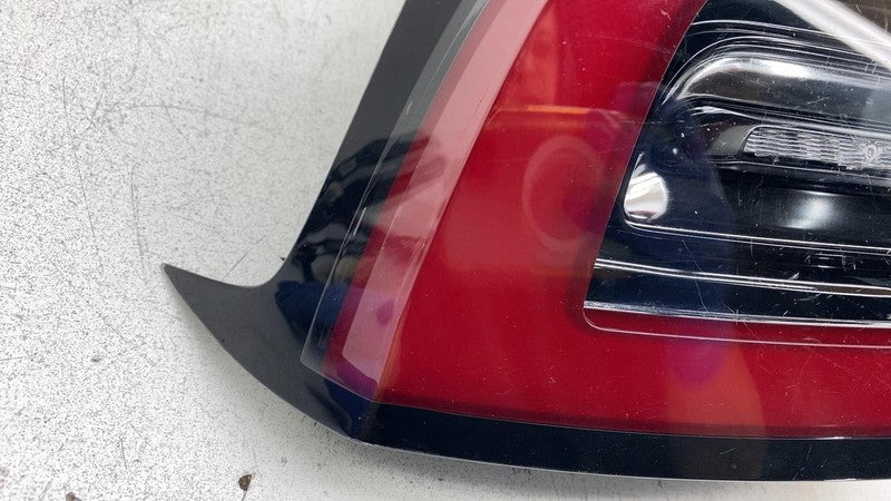 ⭕ 2017-2022 Tesla Model 3 Rear Driver Exterior Taillight Outer Tail Lamp Left LH