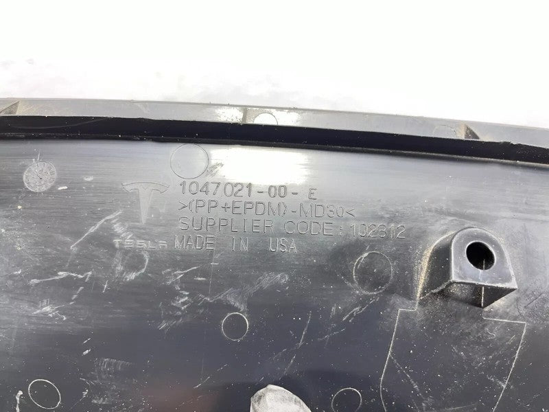 ⭕ 16-20 Model X Front Bumper Upper Grille Insert Surround Bracket 1047