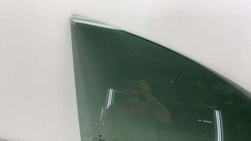 E9 43R-004530 ⭕ 2017-2019 Tesla Model 3 Front Passenger Door Window Glass Right (Single Pane)