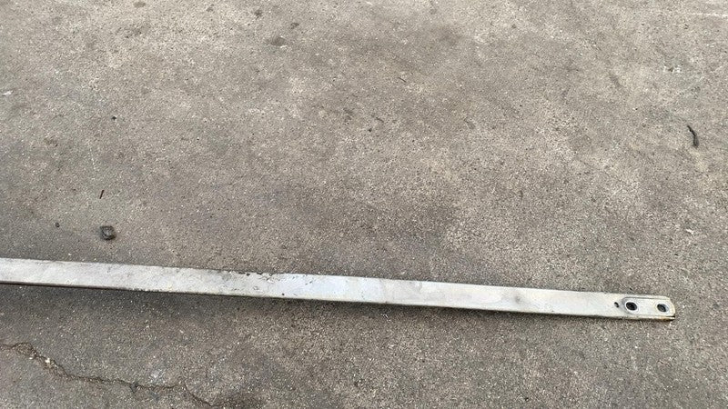 7401270 04 2018 2019 BMW 530e G30 Rear Body Torsion Bar Support Bracket Mount Bracket OEM