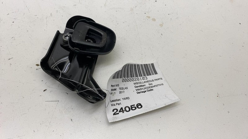 ⭕ 16-20 Model X Rear Left Interior Trunk Liftgate Tie Down Bracket 106