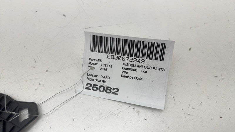 110044100B ⭕17-23 Model 3 Right B-Pillar Applique Glass Trim Molding w/ Camera 1100441-00-B