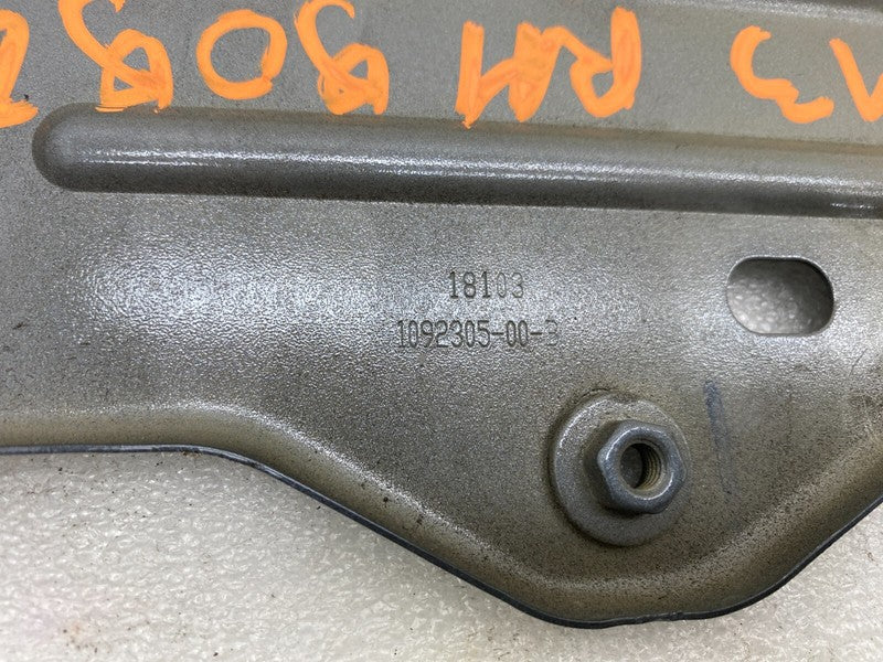 109230500B ⭕ 2017-2023 Tesla Model 3 Front Right Fender Mount Support Bracket 1092305-00-B