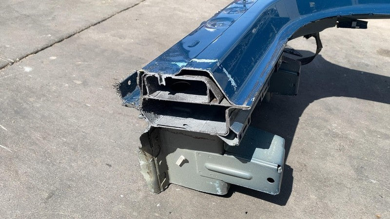 ⭕ 2024 Porsche Cayenne Right Center B-Pillar Body Rail Frame Structural Cut Out