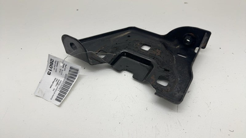 ⭕14-18 Chevy Silverado 1500 Front Right Side Bumper Inner Bracket Moun