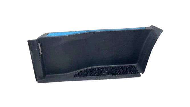 ⭕ 2022 Rivian EDV-700 Amazon Van Passenger Door Step Panel w/ Edge Tri