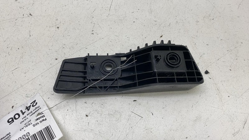 ⭕ 17-23 Model 3 Rear Right Bumper Taillamp Taillight Mount Bracket 108