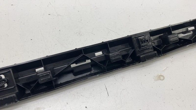 32216386 ⭕ 2021-2023 Polestar 2 Front Left Skirt Rocker Molding Panel Bracket LH 32216386