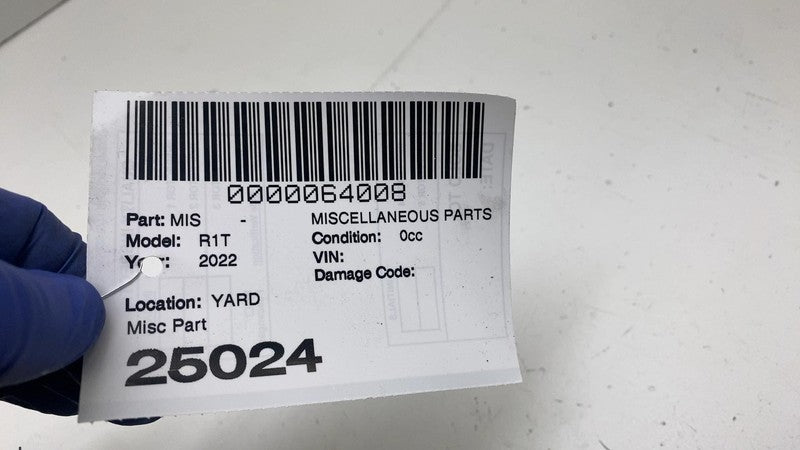 PT00012125-E ⭕ 2022-2024 Rivian R1T Rear Left Cargo Gear Tunnel Trim Panel Cover PT00012125-E