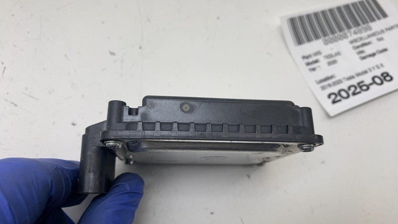 ⭕2017-2023 Tesla Model 3 Seven Pin Perpendicular Radar Sensor 7-Pin 11