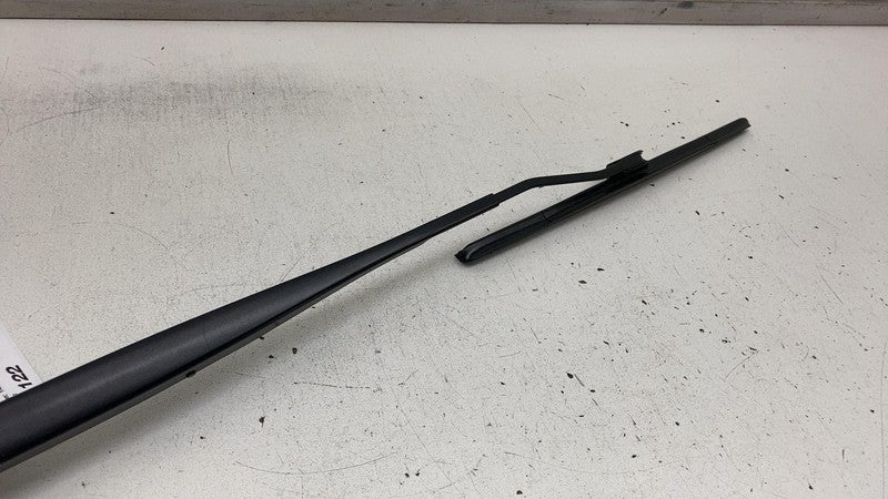 ⭕ 2022-2024 Rivian R1T Front Right Windshield Wiper Passenger Side RH