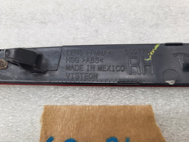 600770600C ⭕ 2012-2020 Tesla Model S Rear Right Bumper Light Reflector Lamp RH 6007706-00-C