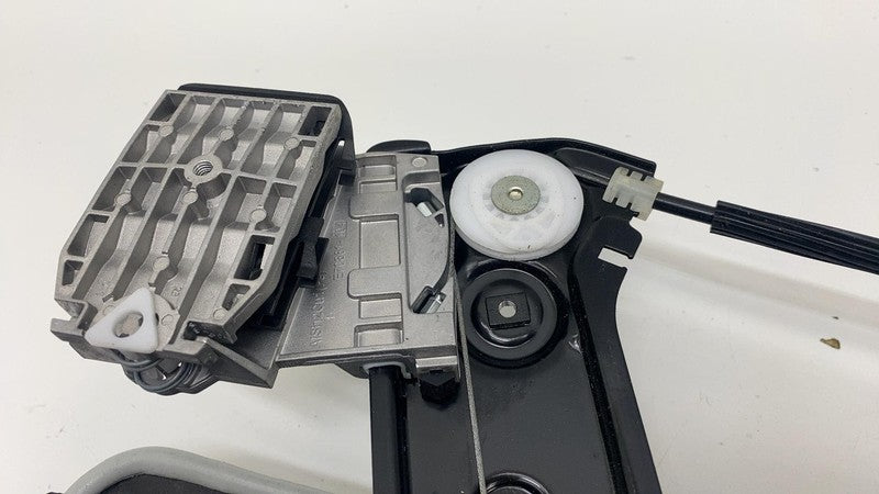 ⭕20-24 Model Y Front Right Door Window Regulator & Motor w/ Carrier 14